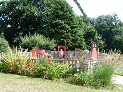 AIRE DE JEUX JARDIN IZEL VOR ENFANTS©OTLFF